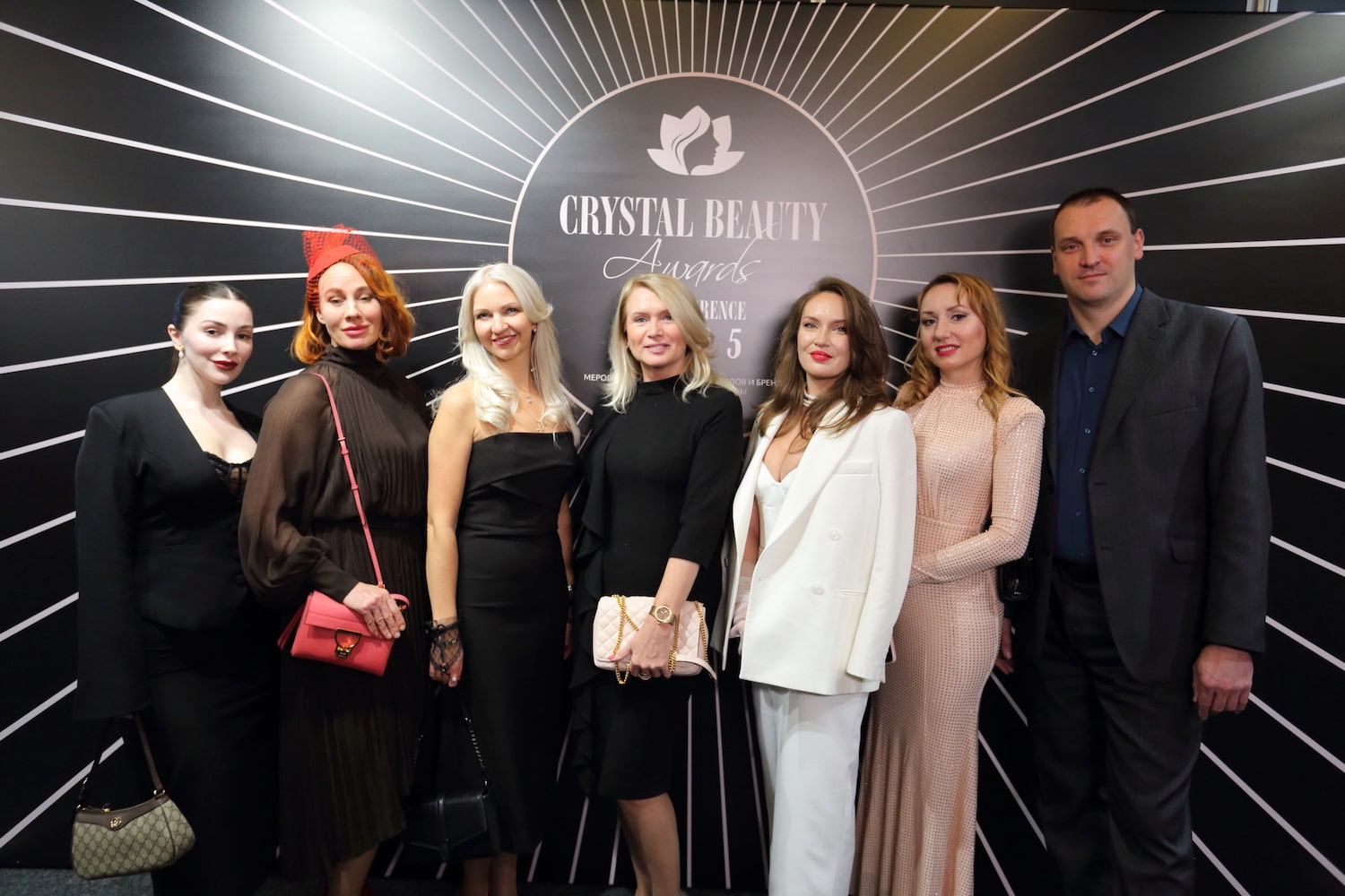 Специалисты ОН КЛИНИК на церемонии вручения премии «Хрустальный лотос – 2025»