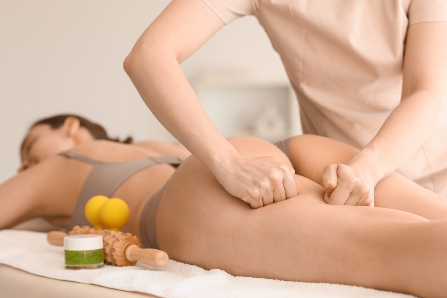 Косметологические методики лечения целлюлита на ногах и ягодицах Косметологические методики лечения целлюлита на ногах и ягодицах