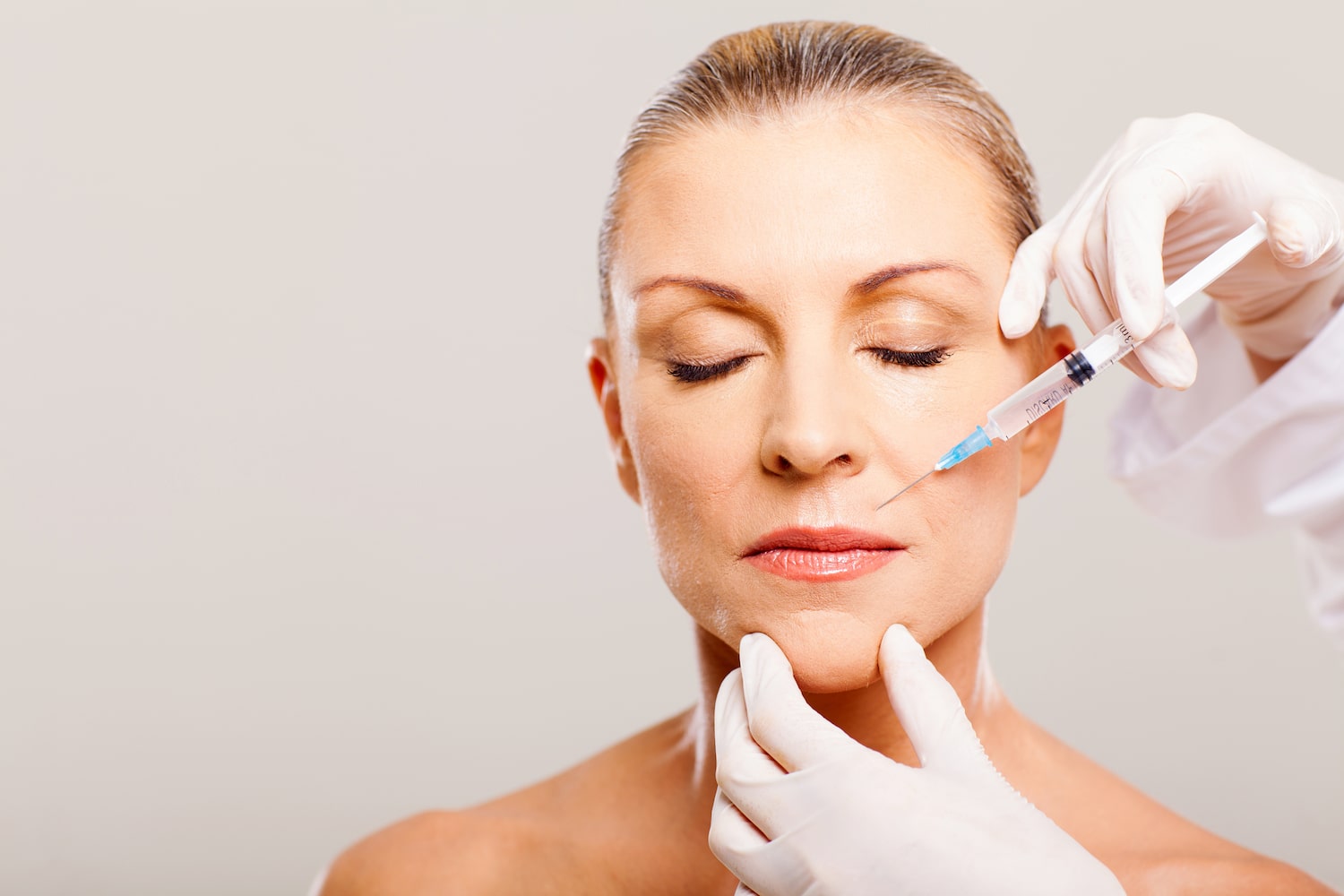 Косметологические процедуры против морщин вокруг губ